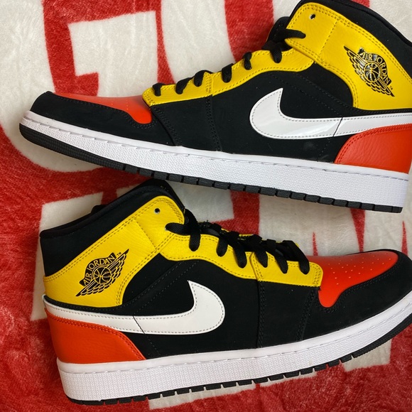 🆕 Air Jordan 1 Mid SE 'Amarillo' - Size: M 11/12 - Picture 10 of 10